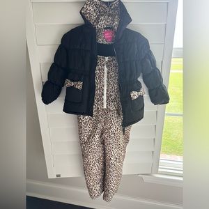 Girls, cute snow bibs and coat size 6X